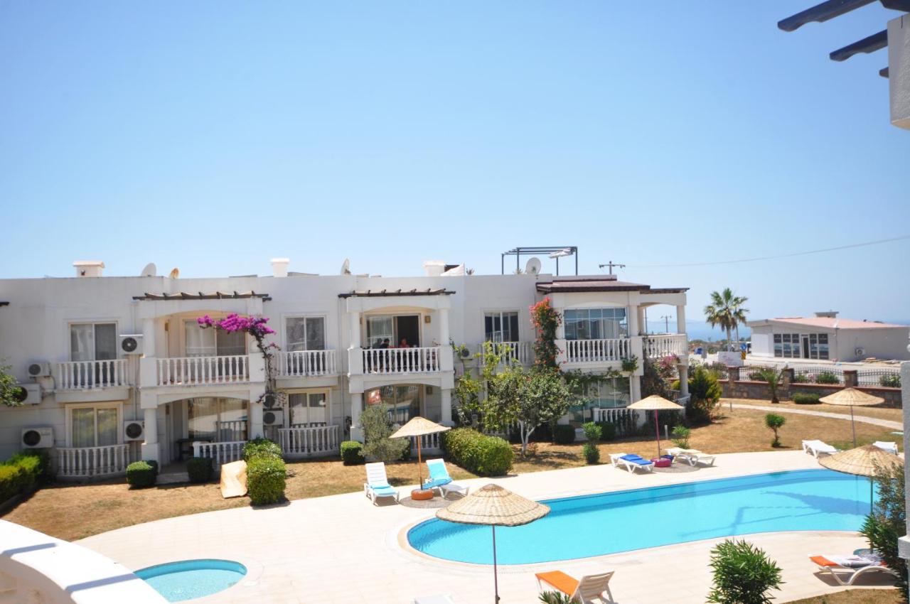 Flamingo Country Club Houses