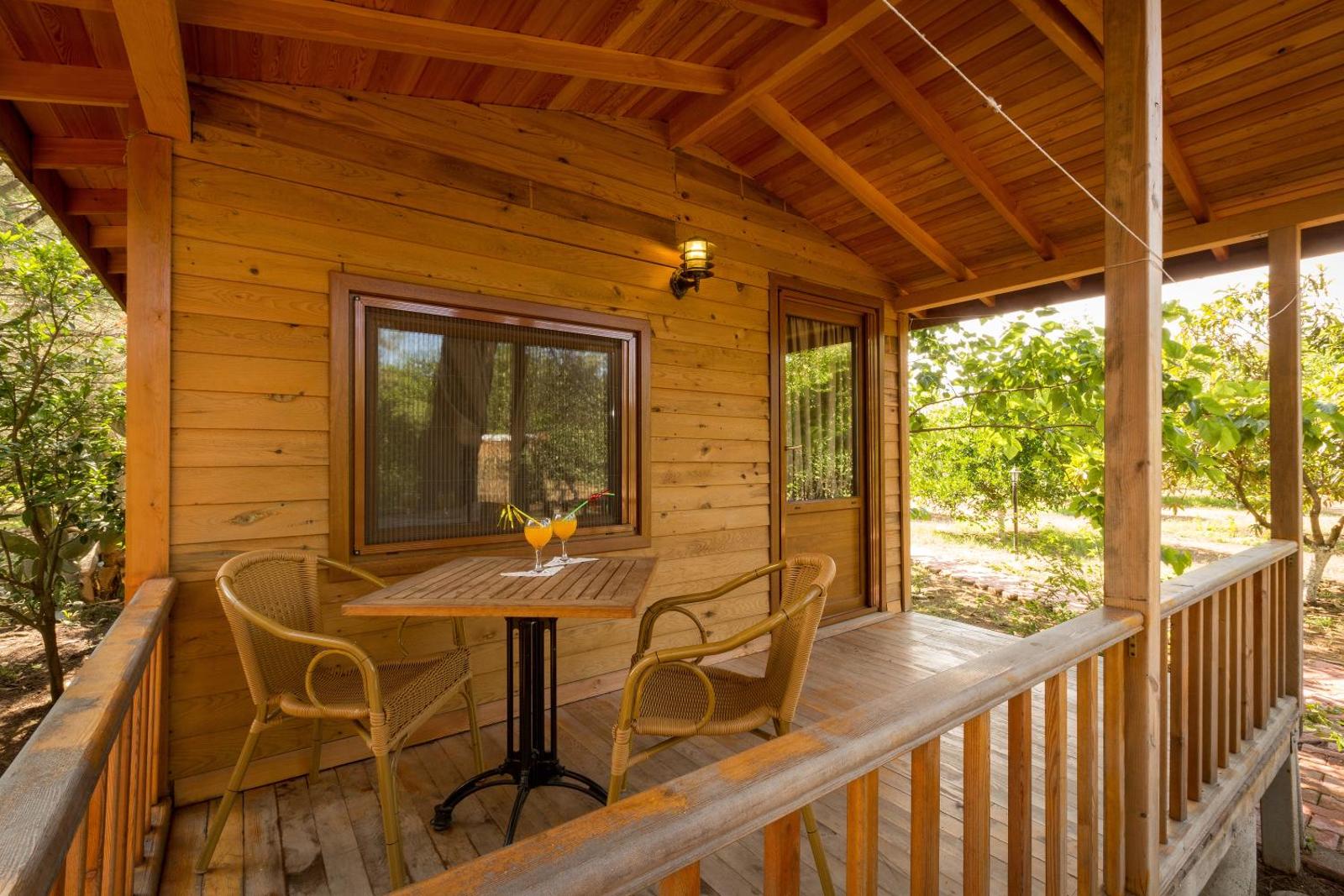 Secret Garden Hotel & Bungalows