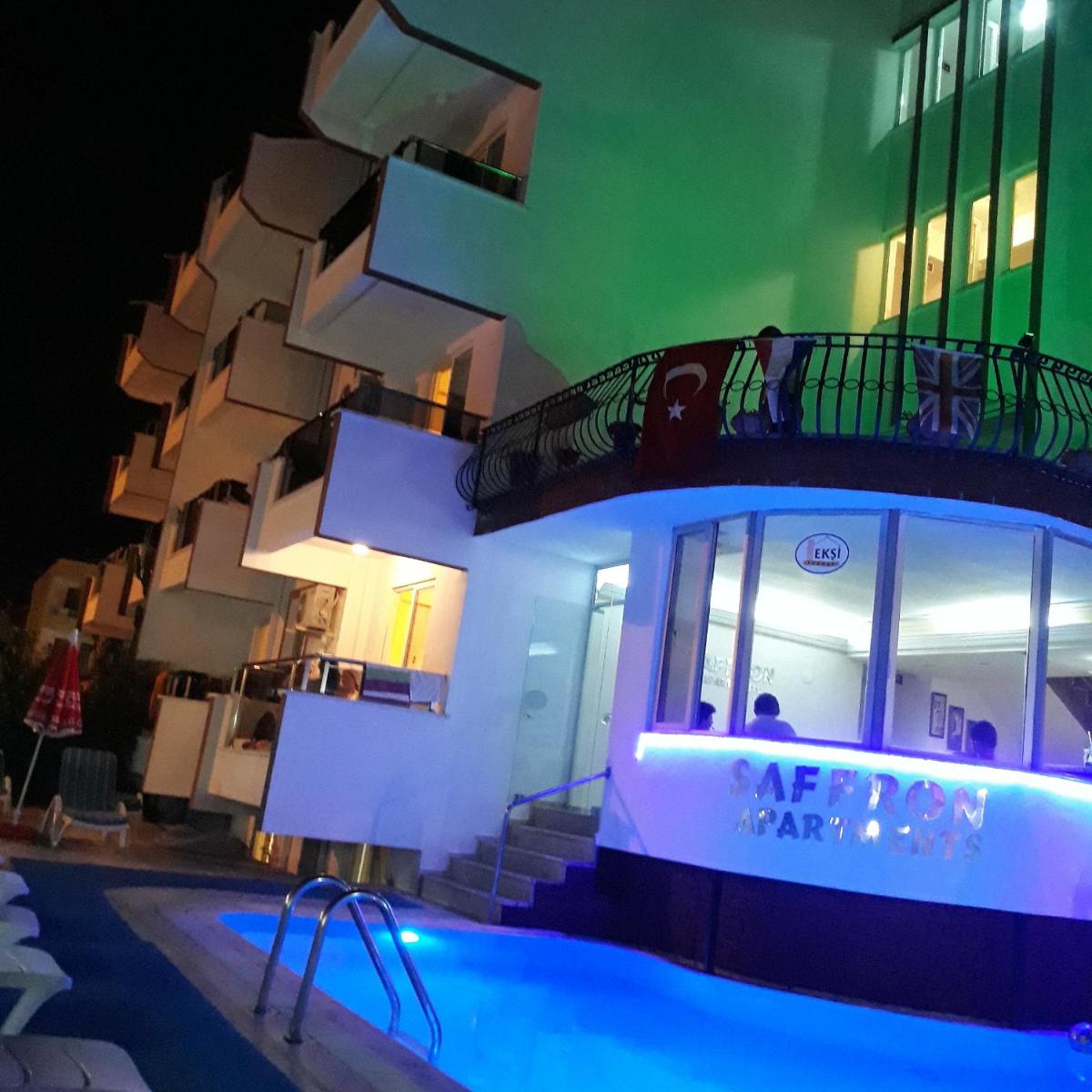 Imperial Apartments, Icmeler