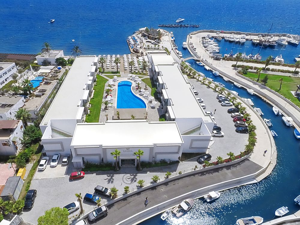Lugga Boutique Hotel & Beach 5*