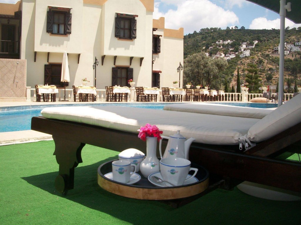 Ale Suite Hotel 3*