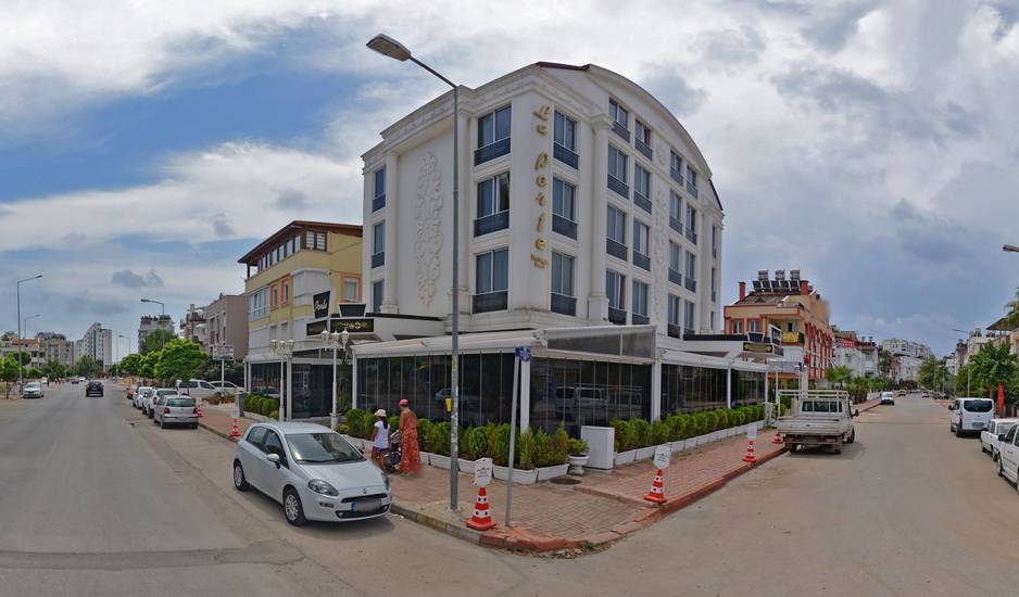 La Porte Boutique Hotel 4*