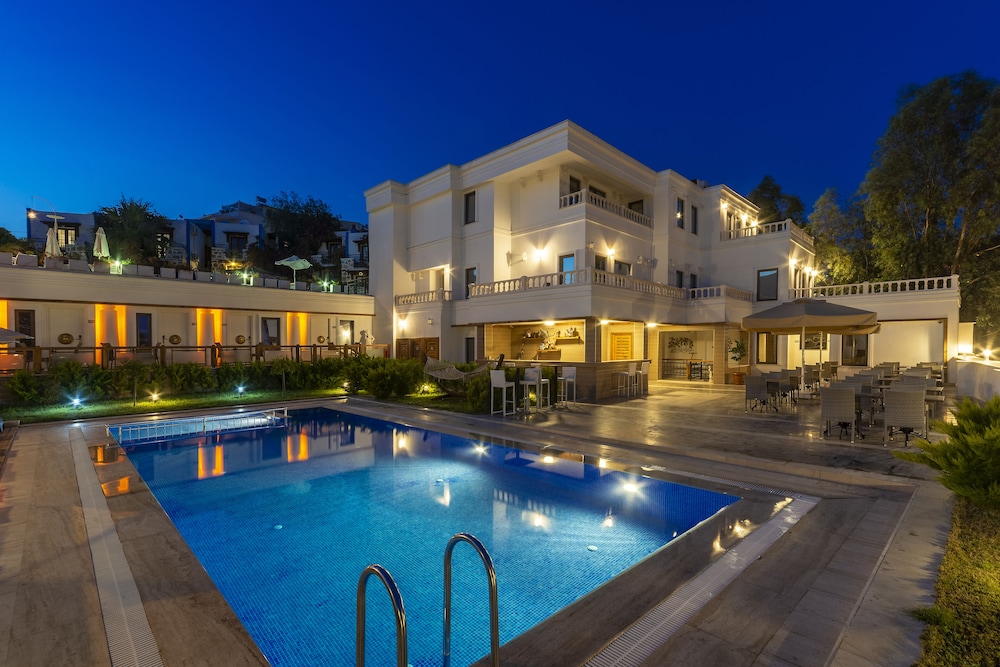 Laden Hotel Bodrum 3*