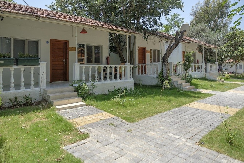 Naz Bungalow 2*