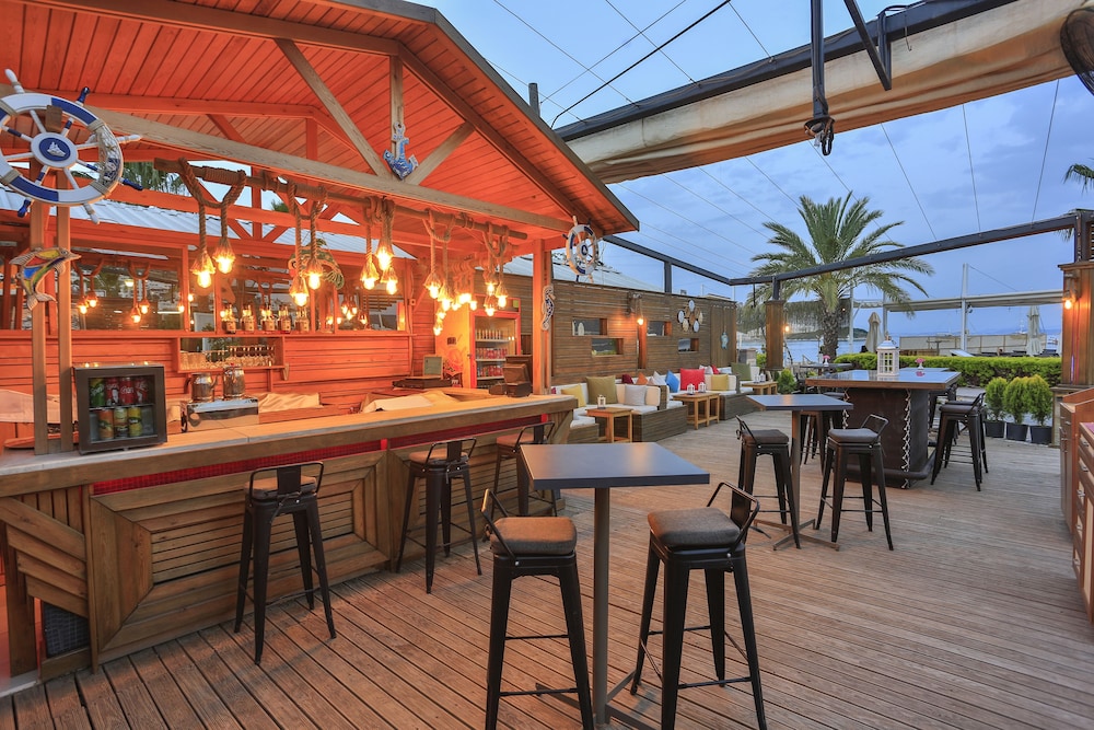 Passione Hotel & Beach 4*