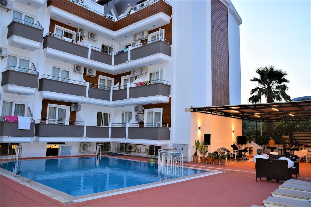 Marsyas Hotel 2*