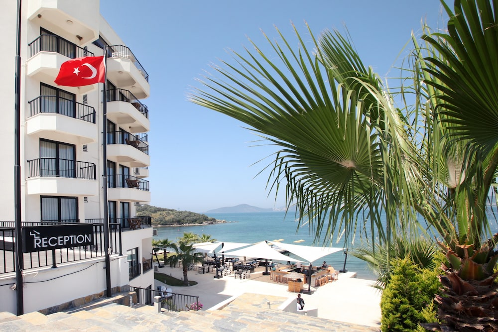 Med-Inn Boutique Hotel 4*