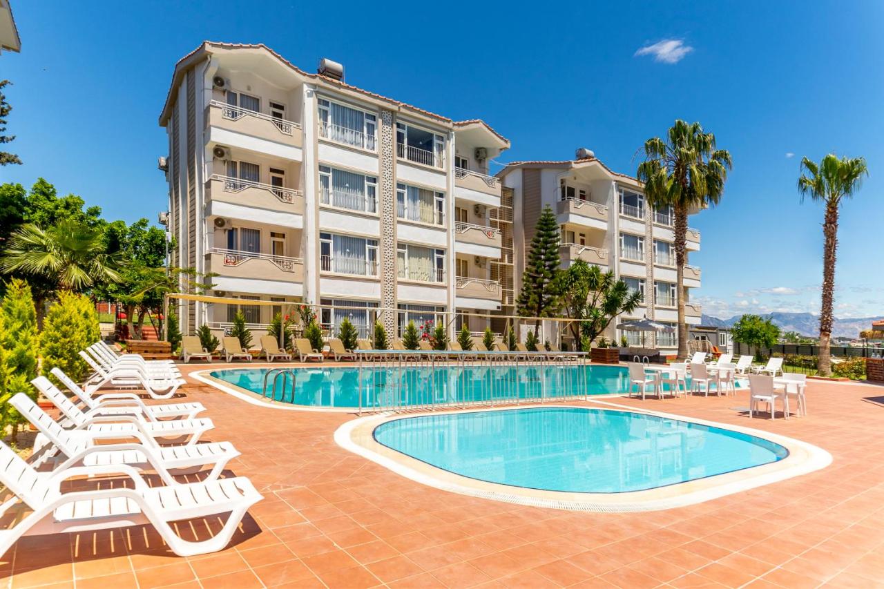 New Garden Hotel Side 3*