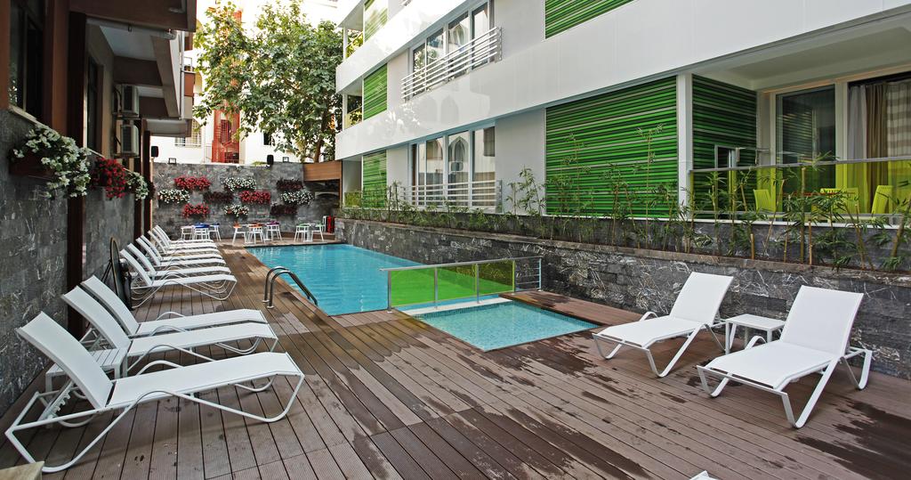 Kleopatra Togan Suit Hotel 3*