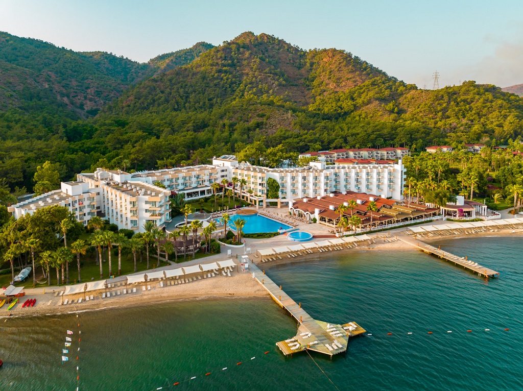 Fortezza Beach Resort 5*