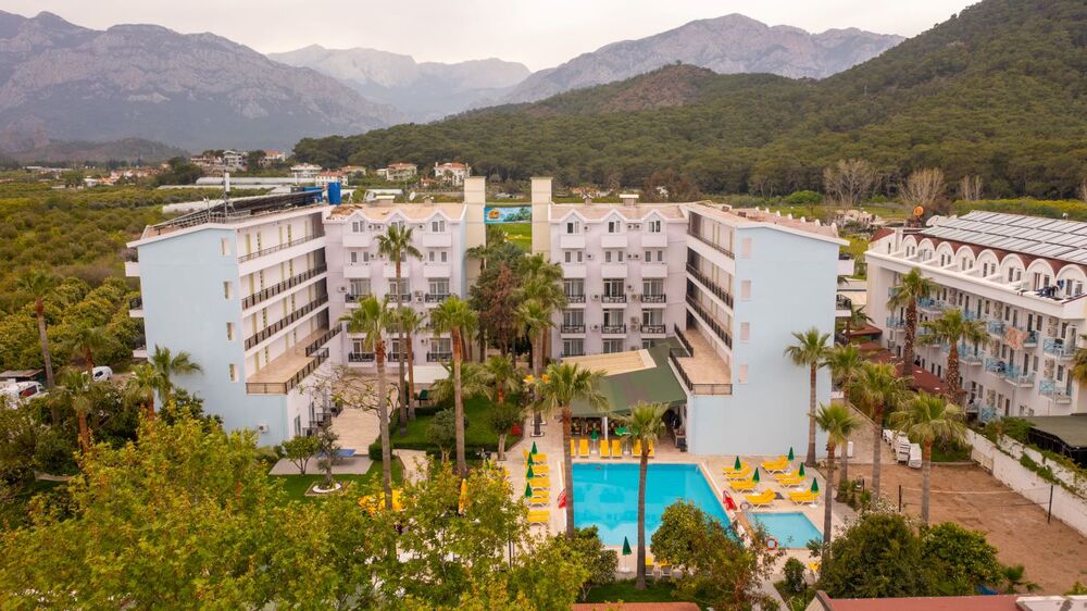 Malibu Resort Hotel 3*