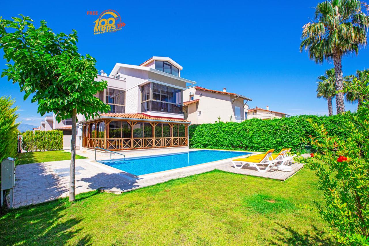 Paradise Town Villa Estella 4*