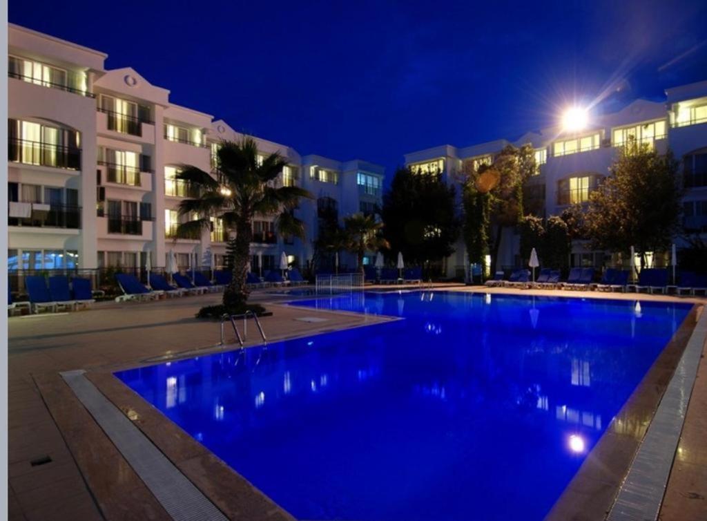 Luca Beach Hotel 4*